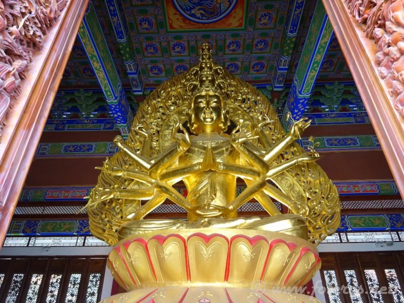 43
Yunnan - Dali
Templo Pagodas
Palabras clave: Elenita