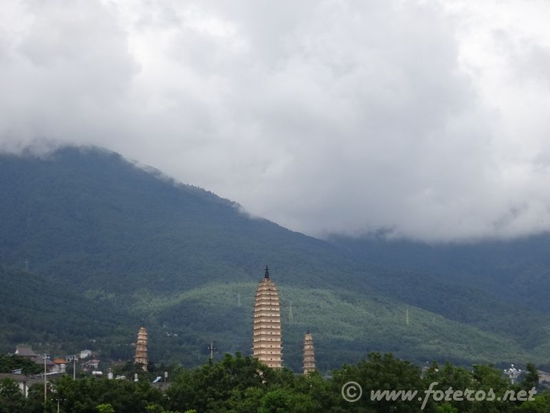 64
Yunnan - Dali
Templo Pagodas
Palabras clave: Elenita
