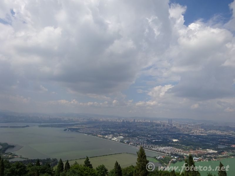 10
Yunnan-Kunming
MontaÃ±a de Jade
Palabras clave: Elenita