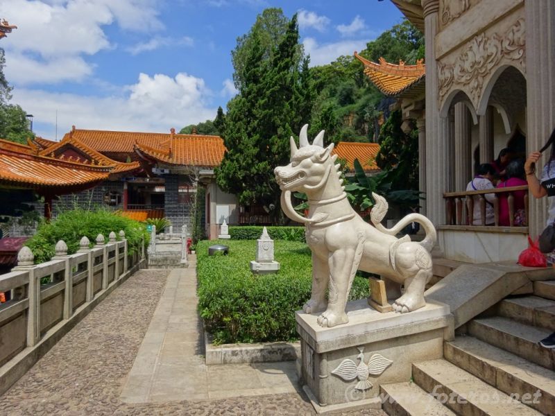 12
Yunnan-Kunming
Templo Yuantong
Palabras clave: Elenita