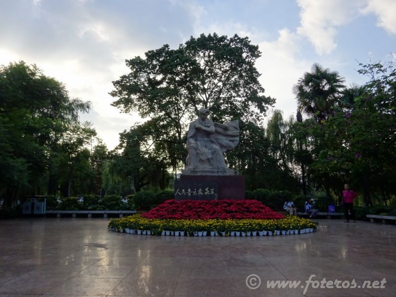 16
Yunnan-Kunming
Parque Green Lake
Palabras clave: Elenita